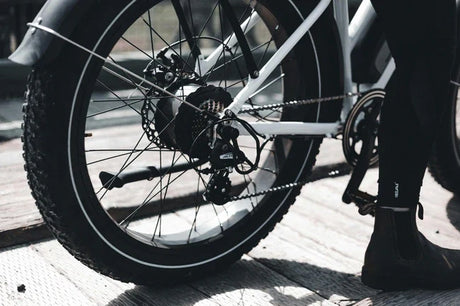 El-fatbike eller vanlig elcykel – vilken passar bäst för ditt underlag