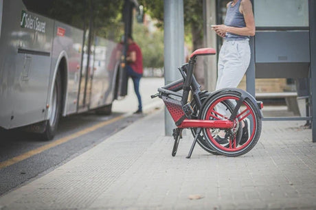 Hopfällbar elcykel på vintern - vad ska du välja för svensk kyla, regn och slask